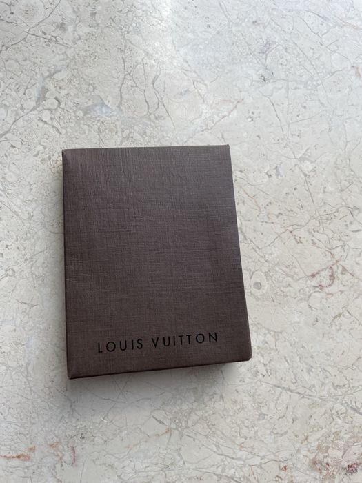 Шнурки оригиналы Louis Vuitton .