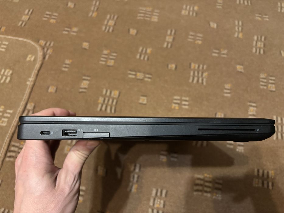 Ноутбук DELL  latitude 5590 (16*256)