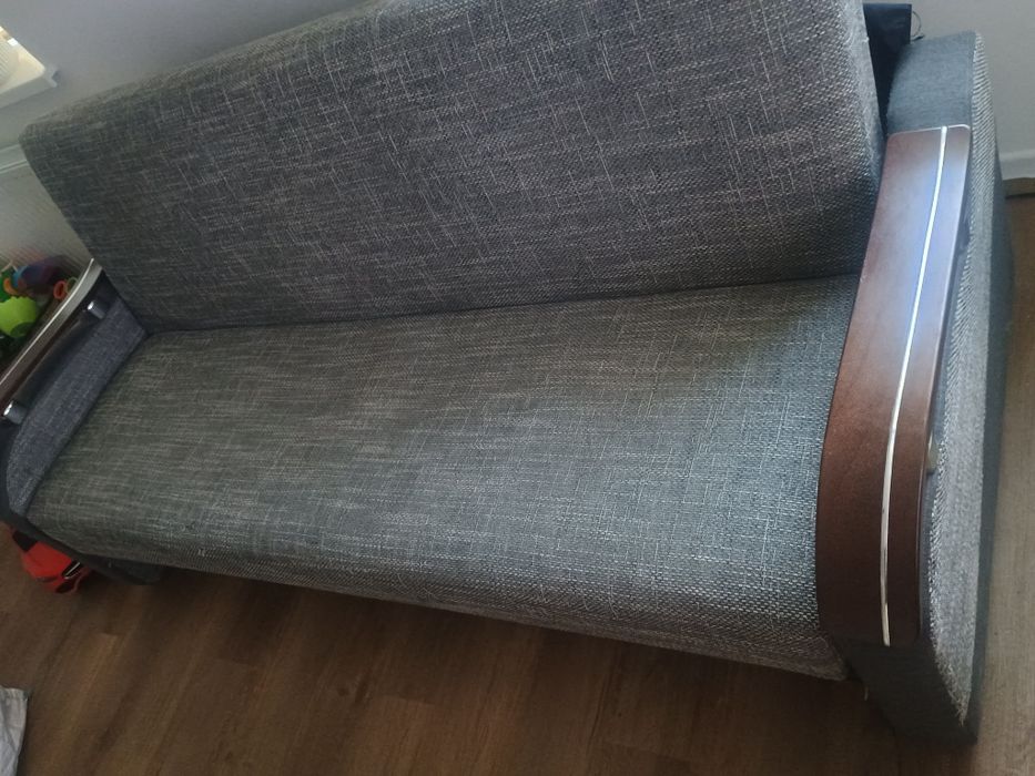 Dzień dobry, sprzedam łóżko używane w dobrym stanie, odświezenie we własnym zakresie, cena 550 zł do lekkiej negocjacji. Pozdrawiam