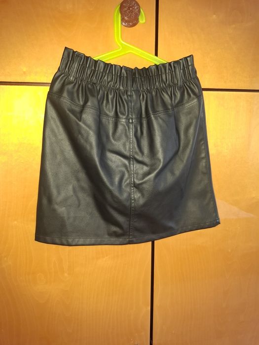 Skórzana spódniczka dla dziewczynki