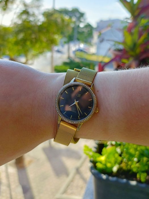 Relógio novo de marca