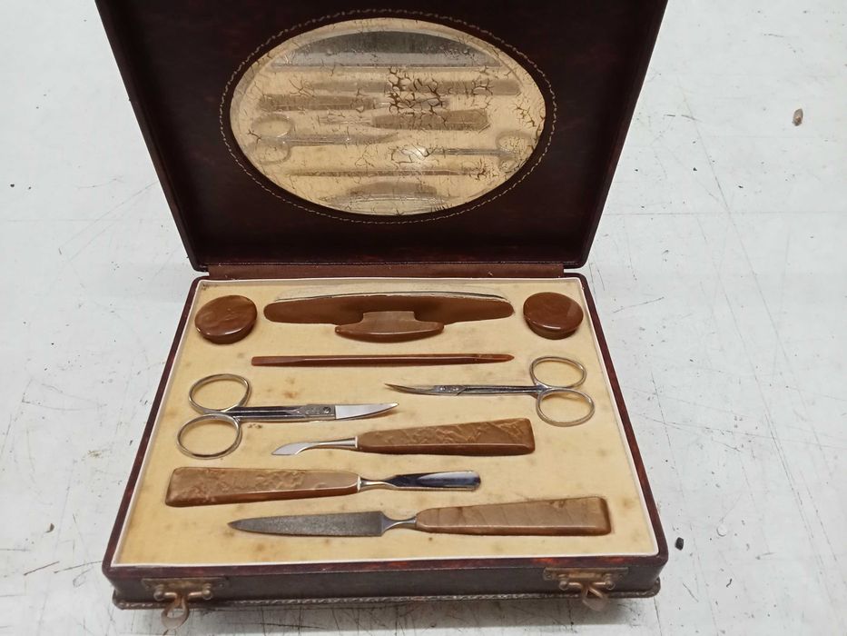 Vendo estojo de manicure vintage