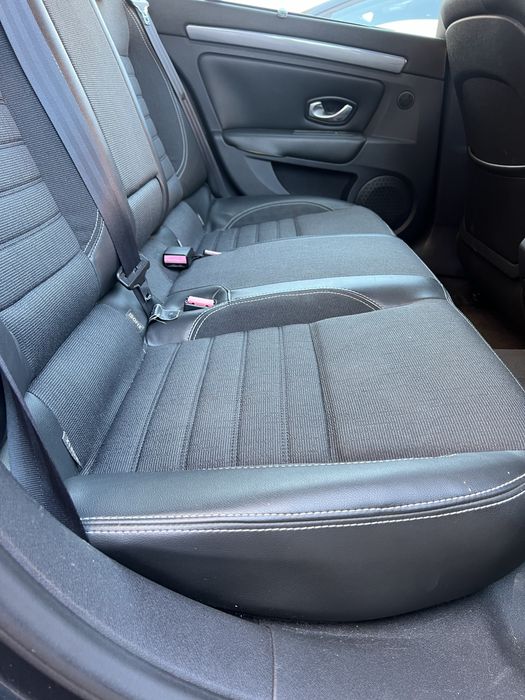 Renault Laguna — fotografia 8