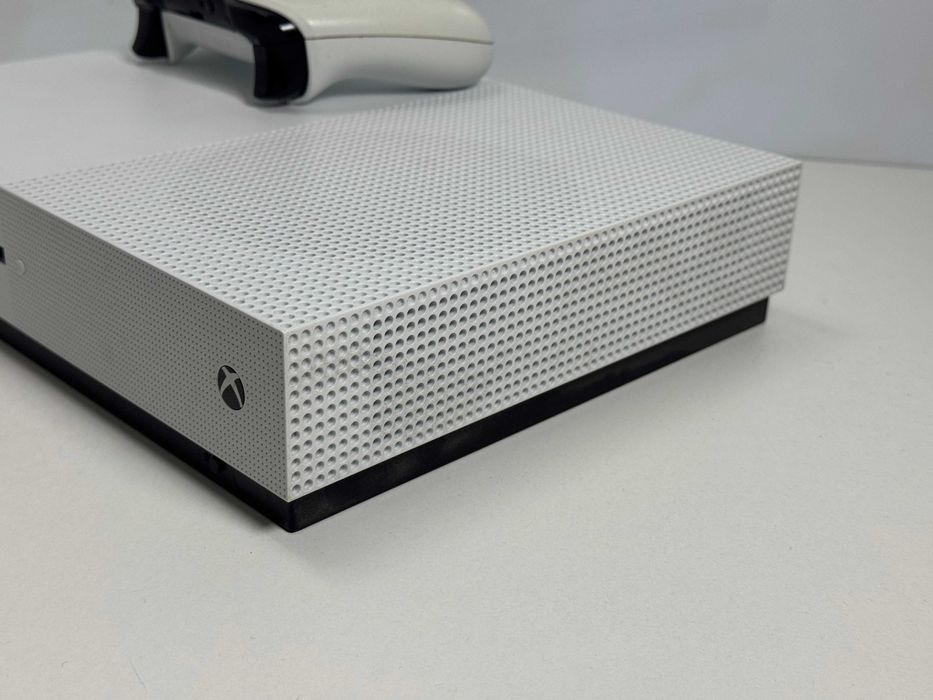 Konsola XBOX ONE S 500GB z Padem i Napędem Super Stan