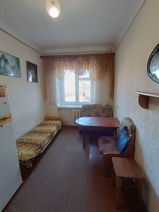 Дві кімнати в гуртожитку, терміново