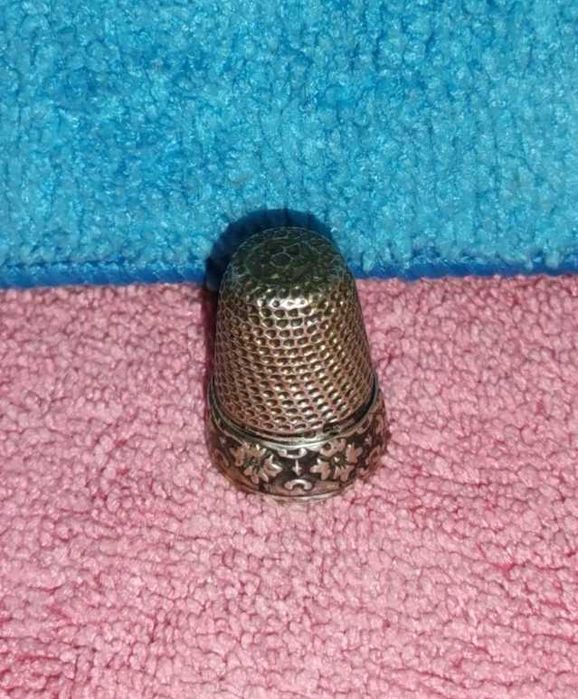 Dedal antigo em prata de lei com marca