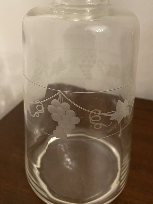 Garrafa de vidro gravada