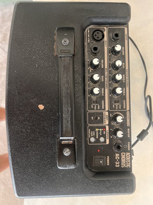 Roland AC-33 – Amplificador Acústico Portátil 30W | Funciona a Pilhas