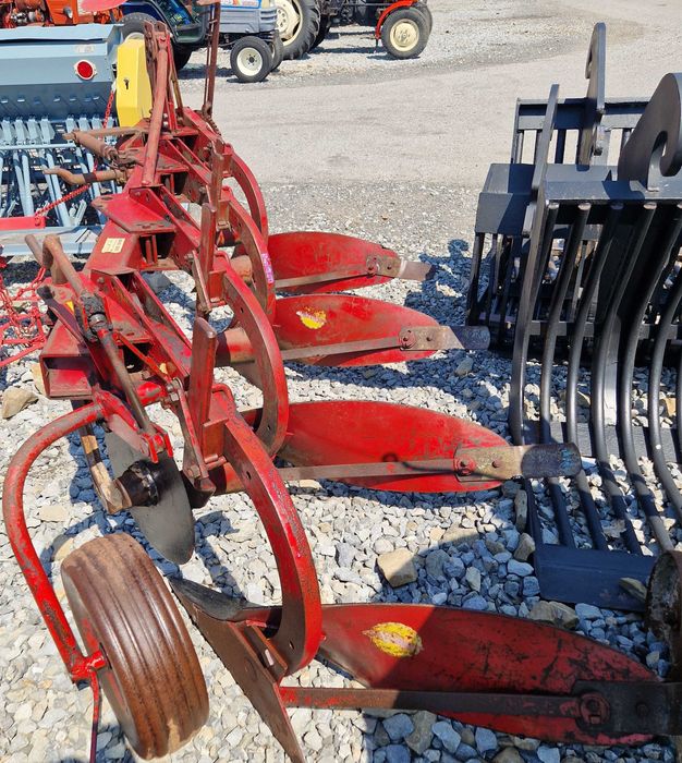 Pług 4 skibowy zagonowy  Kyllingstad . Kverneland
