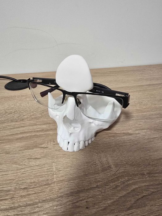 Stand uchwyt na okulary CZASZKA z miską
