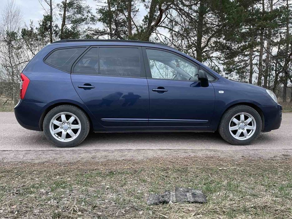 Продам Kia Carens