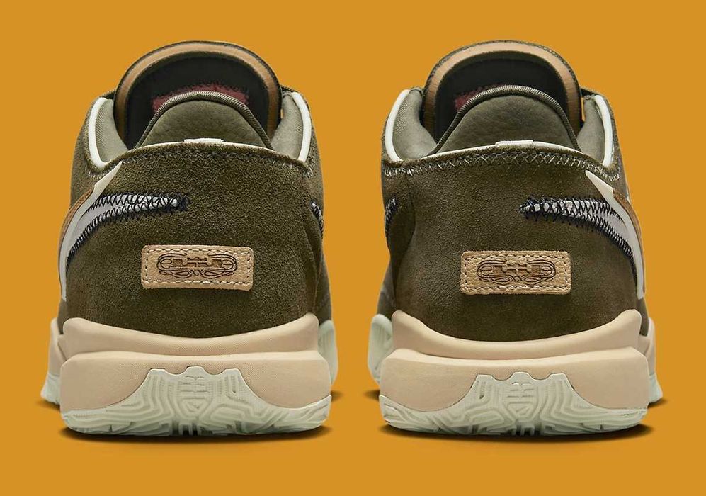 Баскетбольні кросівки Nike LeBron 20 XX оригінал
