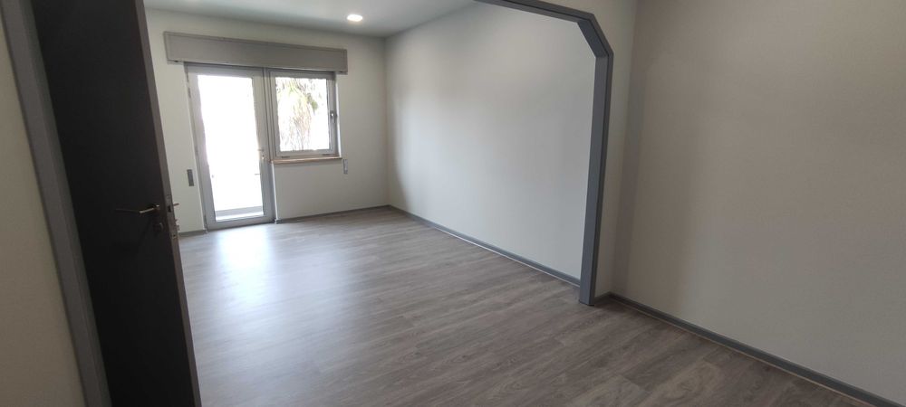 ARRENDA-SE 1º andar para escritórios em Fafe