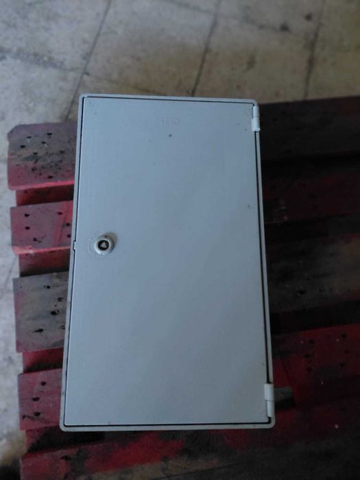 338 painéis solares + 2 inversores usados