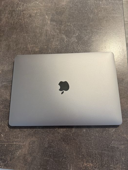 Macbook air 8/256