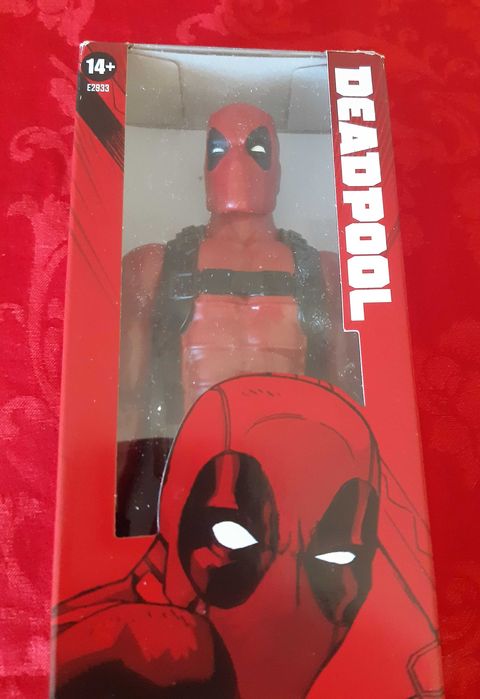 Deadpool boneco 30 cm Marvel Hasbro