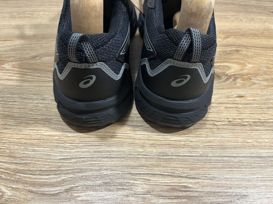 Кросівки Asics Gel-Venture 8 Нові в коробці.  Розмір 43(27,5 см.)