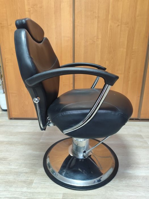 Fotel Barberski fryzjerskki do salonu Barbershopu stylistki regulowany