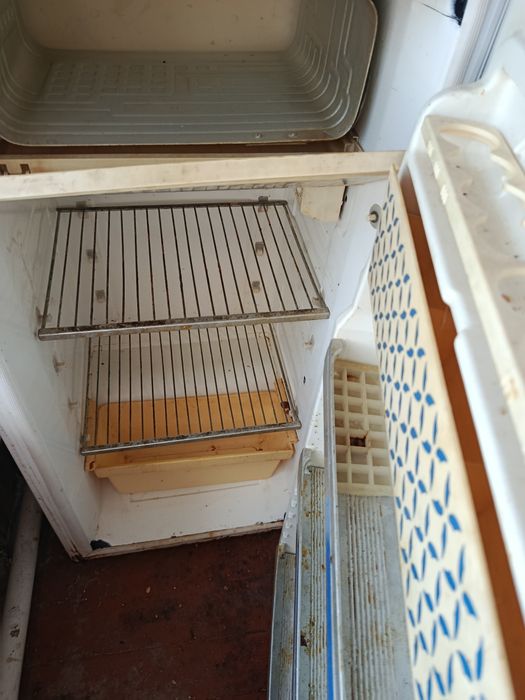 Продам не робочий холодільник
