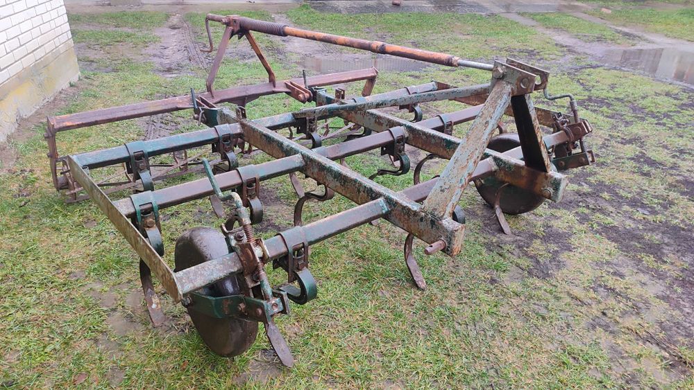 Pług 3 skibowy Unia Grudziądz. Kultywator Unia Grudziądz 2.1 m z wałem