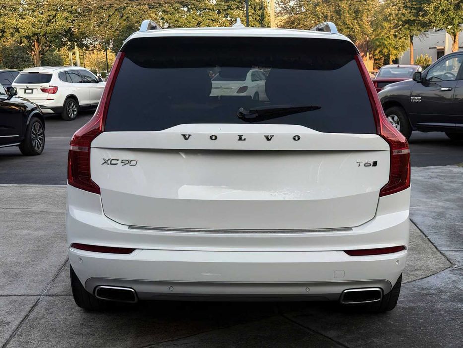 Volvo XC90      2018