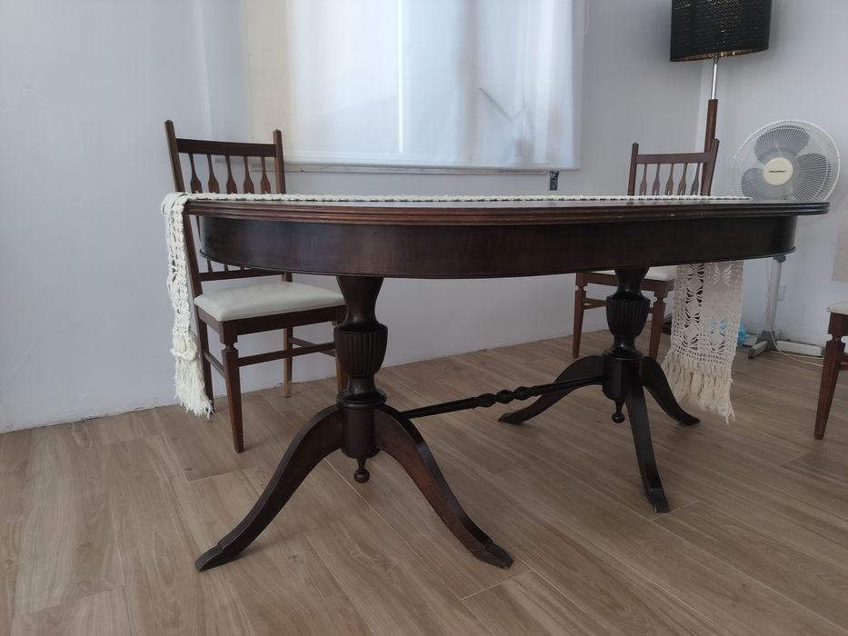 Mesa extensível em madeira maciça