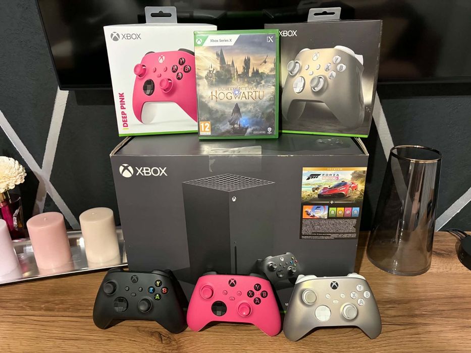 Xbox Series X + 3 pady + Hogwarts Legacy | Stan bardzo dobry