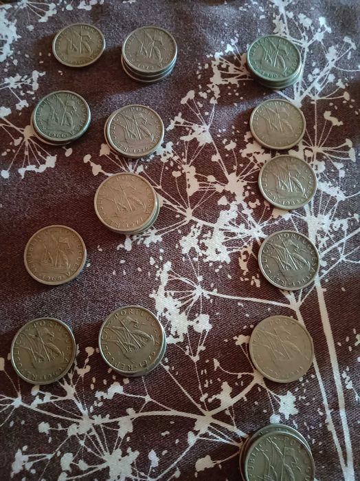 428 moedas portuguesas várias datas e valores