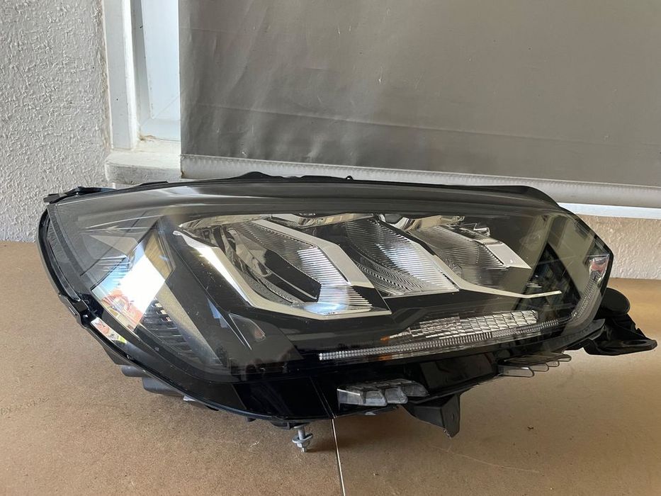 peugeot 2008 lampa prawa reflektor led cala ładna 90200108