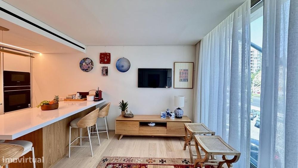 T2 Apartment with View, Areeiro, Lisbon