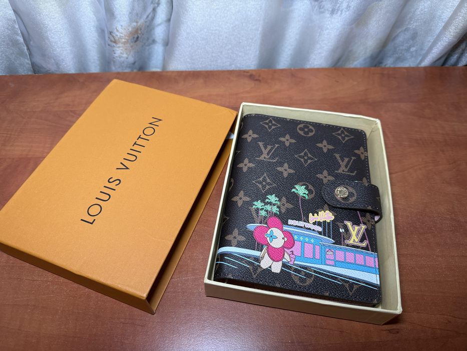 Блокнот LV новий