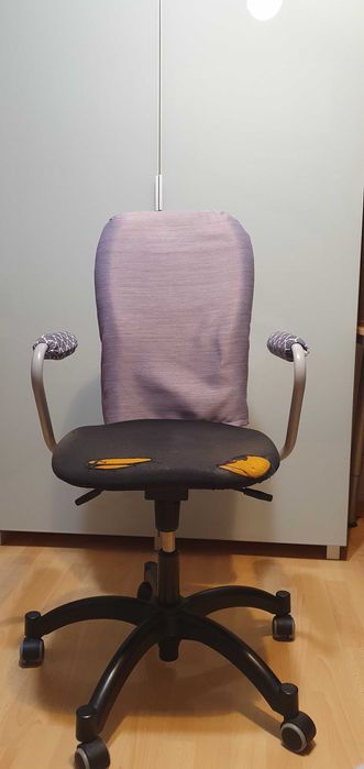 Fotel biurowy obrotowy