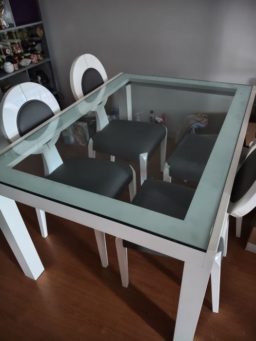 Mesas e cadeiras de jantar