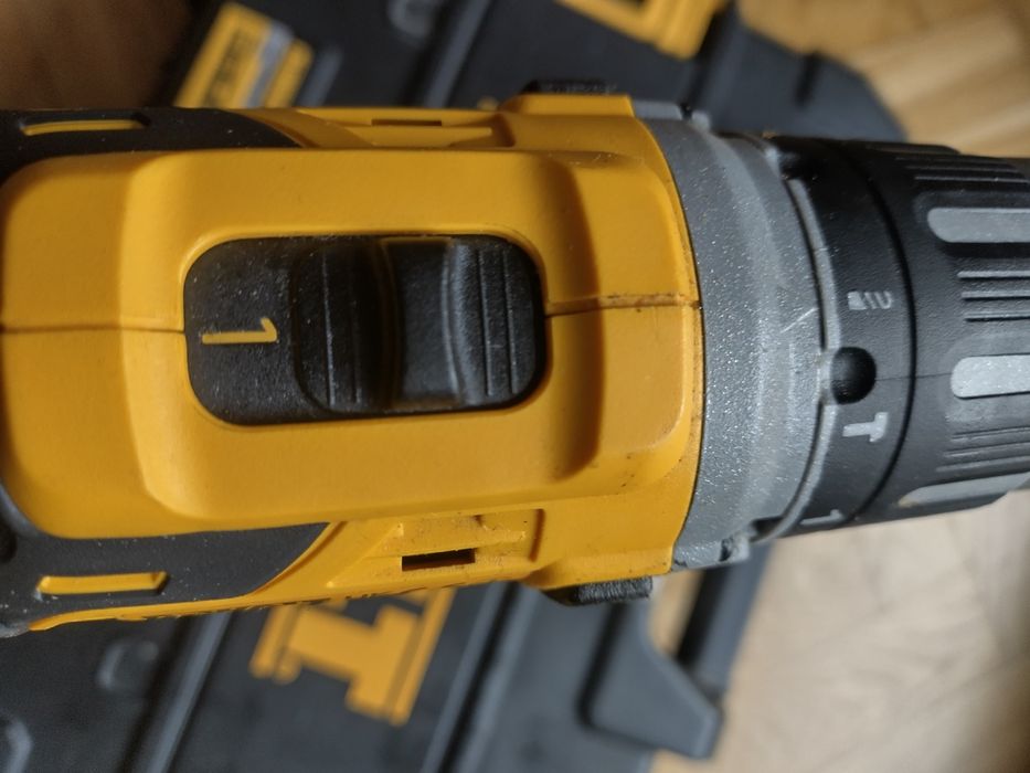 Wkrętarka wiertarka Dewalt DCD796 Super stan 70 Nm 2x 5ah udar