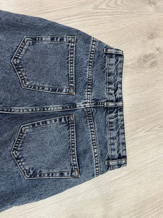 Сині прямі джинси