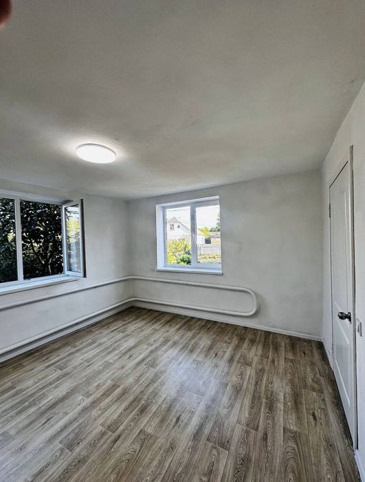 Продаж  будинку.  М. Тараща два будинки.  без комісії для покупця