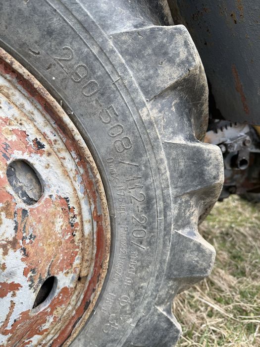 Traktor Sam.  Silnik 4011