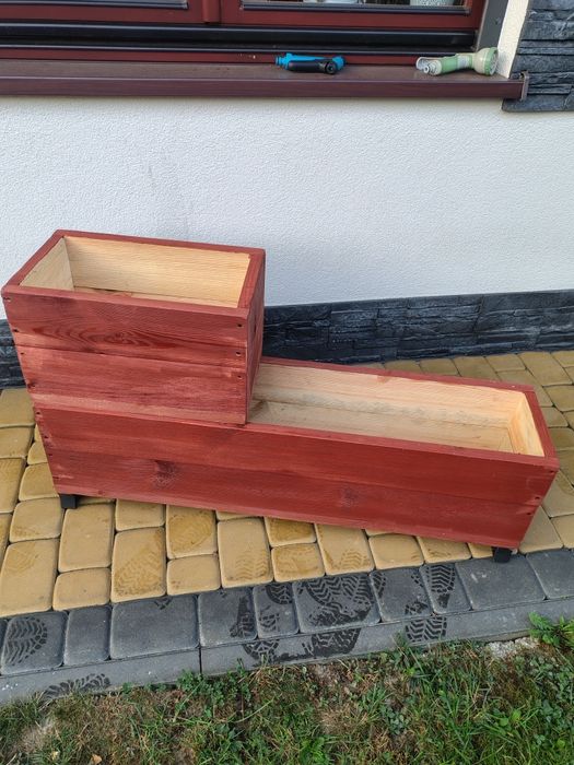 Donica,skrzynka na kwiaty,warzywa roślinki, polecam