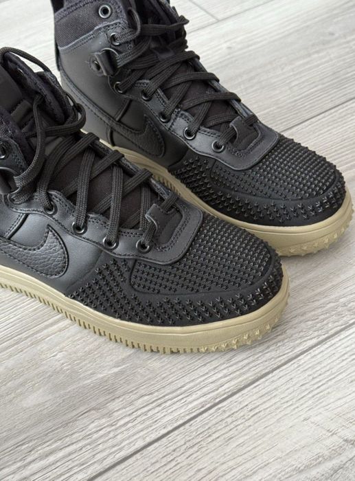 Оригінальні кросівки    зимові Nike lunar Force 37,38,38,5,39р