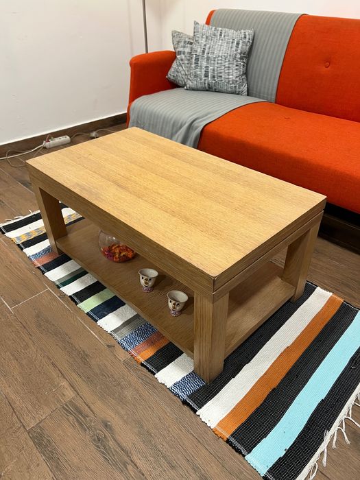 Mesa de sala em madeira