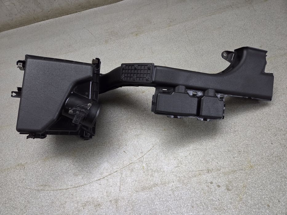 Корпус повітряного фільтру Toyota Rav4 XA50 розборка 2018 - 2025