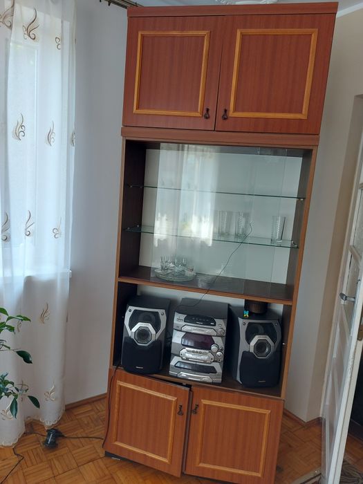Witryna z szafkami x3