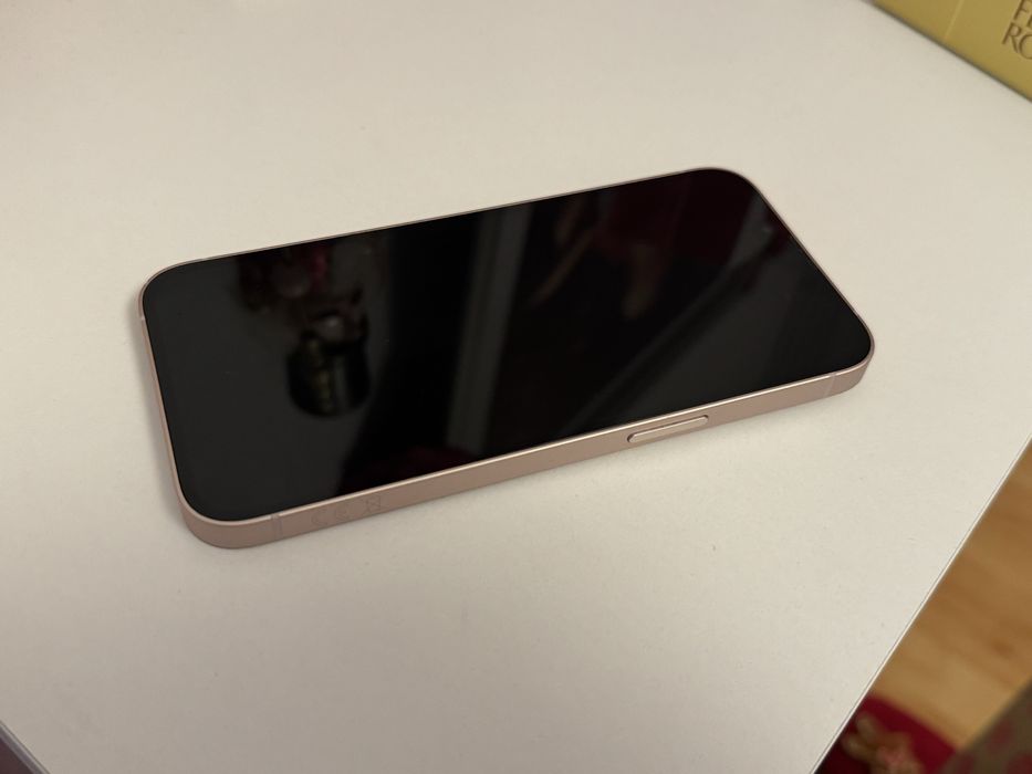 Iphone 13 różowy