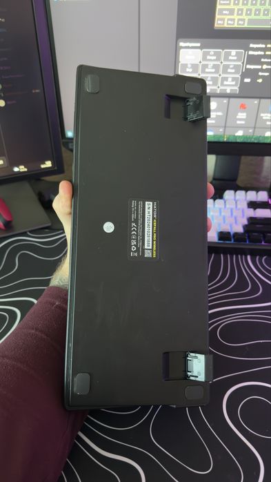 Продам клавиатуру