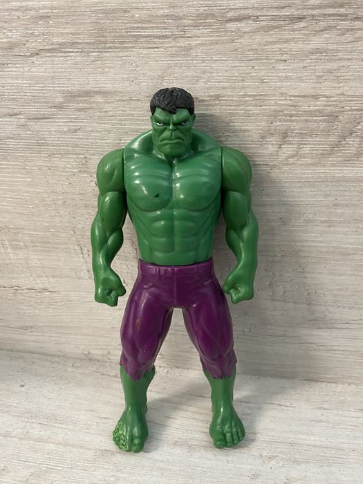 Figurka zielonego hulka