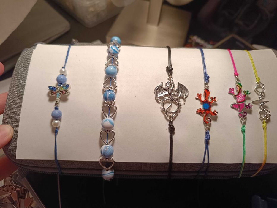 Pulseiras ajustáveis - vários modelos possíveis