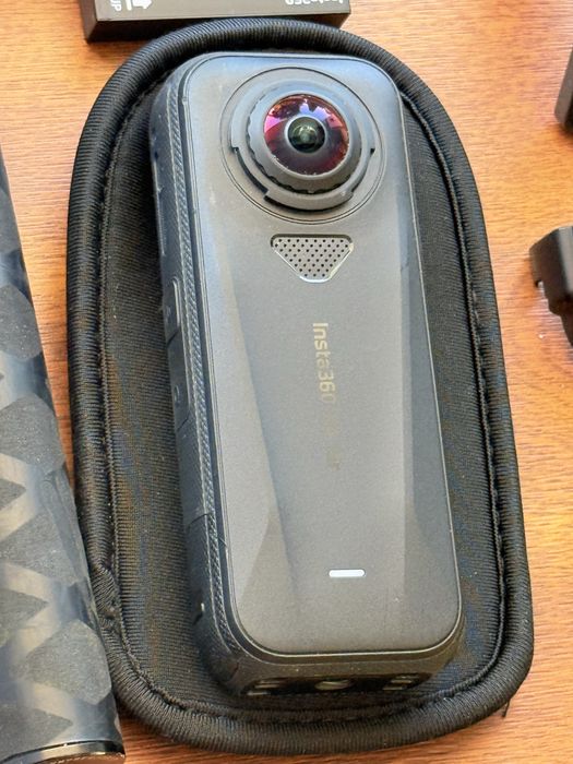 Kamera Insta 360 X4 Air komplet Ładowarka