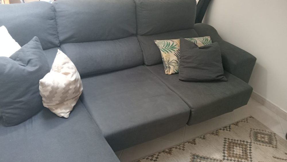 Sofá Chaise Longue Conforama com Baú – Excelente Estado
