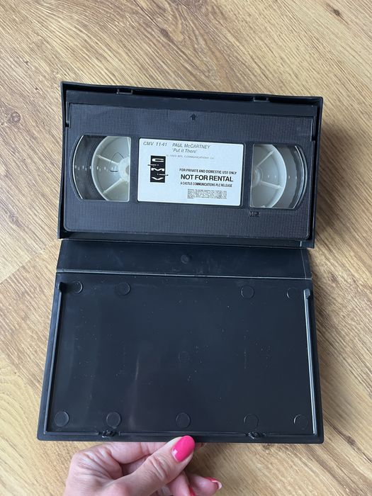 Paul McCartney Put it there VHS