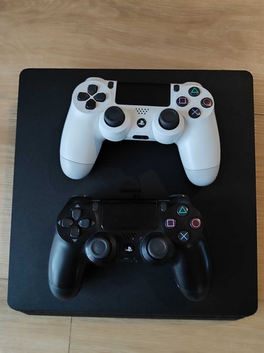PlayStation 4 slim